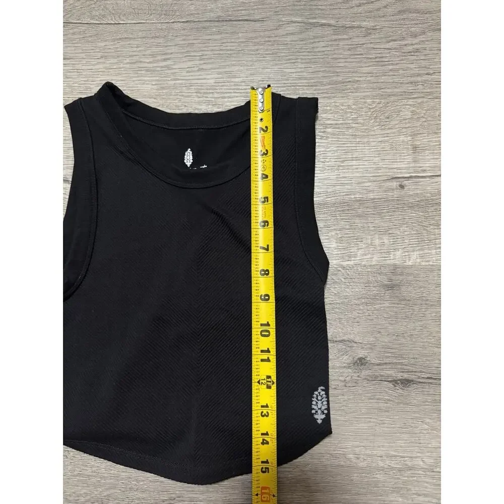 Free People Movement XS Black Crop Top Sleeveless Stretch EUC Tank Top Cropped